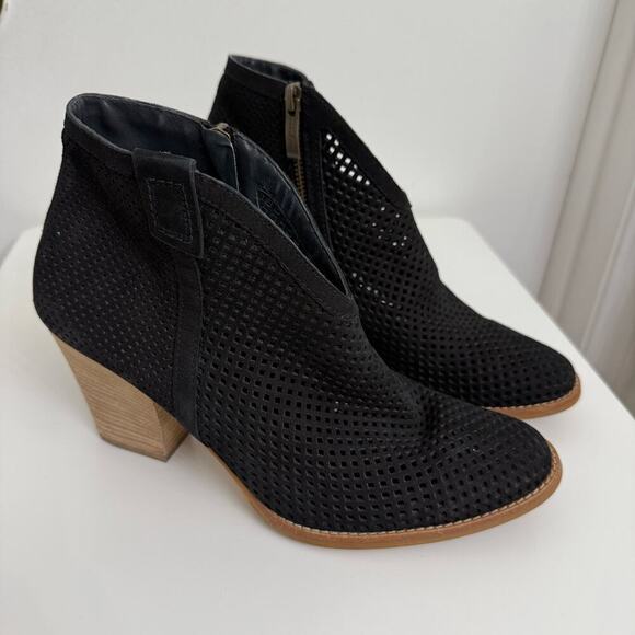 Paul Green Cougar Booties Perforated Black Sportnubuk Casual Chic Classic (US 9) - Picture 1 of 9